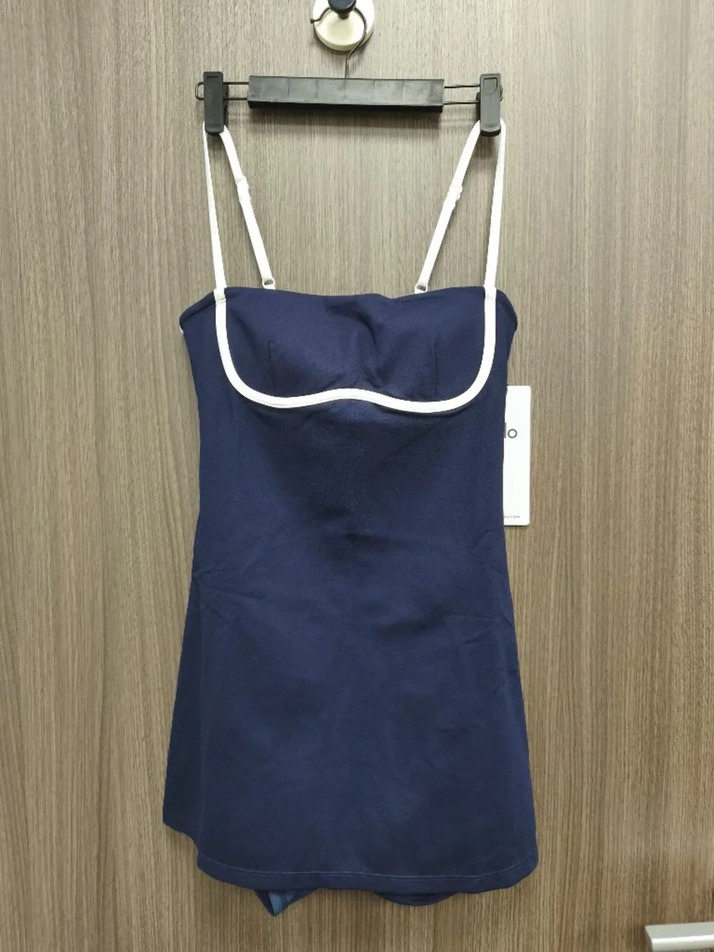 ALO Yoga Summer☀️Streamlined Navy/Ivory M Dress NWT Sports,Tennis,Travel,Daily👙 - Picture 2 of 9